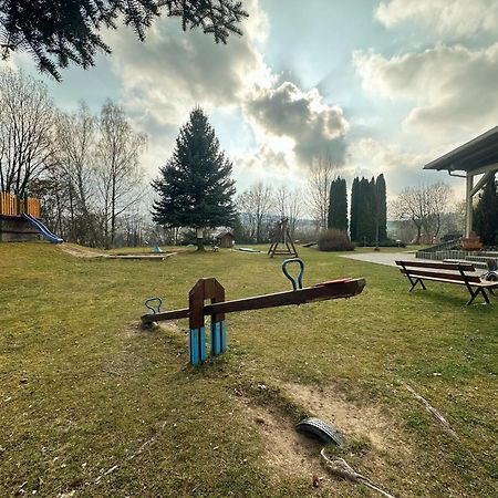 Hotel Am Laerchenberg I Fruehstueck, Wlan, Parkplatz Schirgiswalde-Kirschau Экстерьер фото