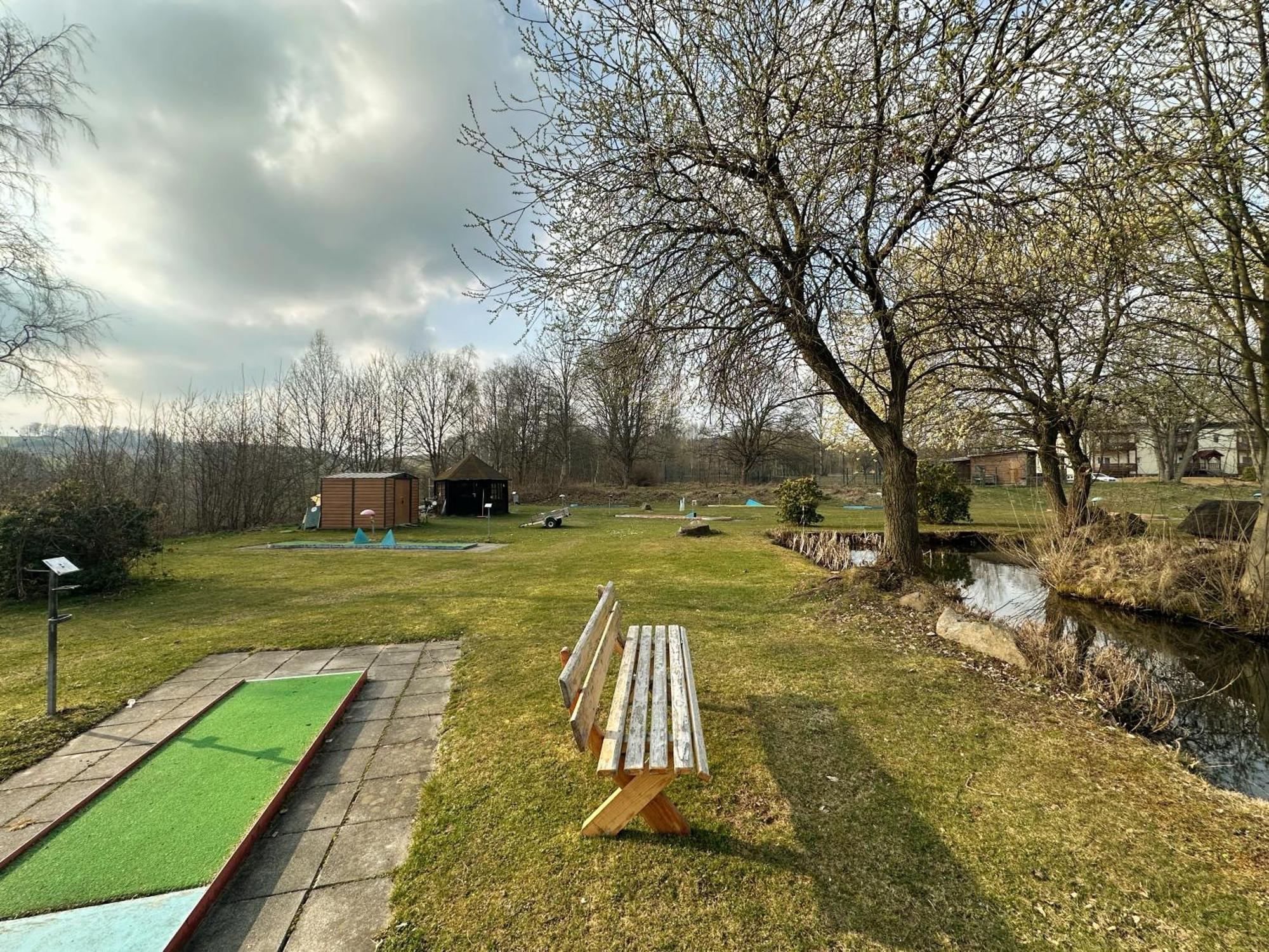 Hotel Am Laerchenberg I Fruehstueck, Wlan, Parkplatz Schirgiswalde-Kirschau Экстерьер фото