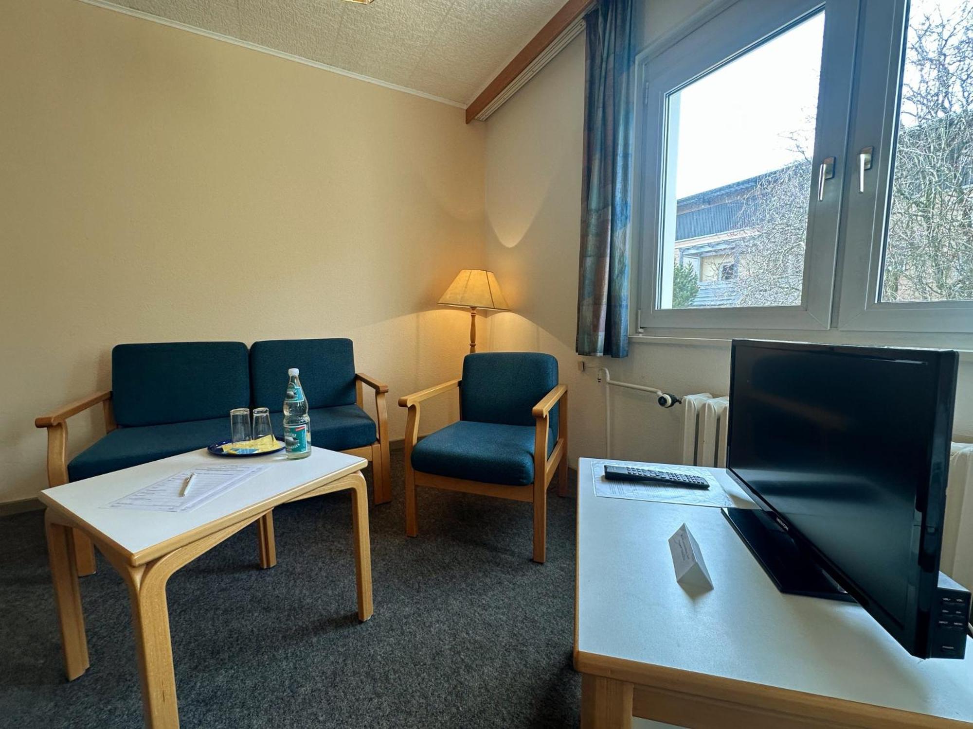 Hotel Am Laerchenberg I Fruehstueck, Wlan, Parkplatz Schirgiswalde-Kirschau Экстерьер фото