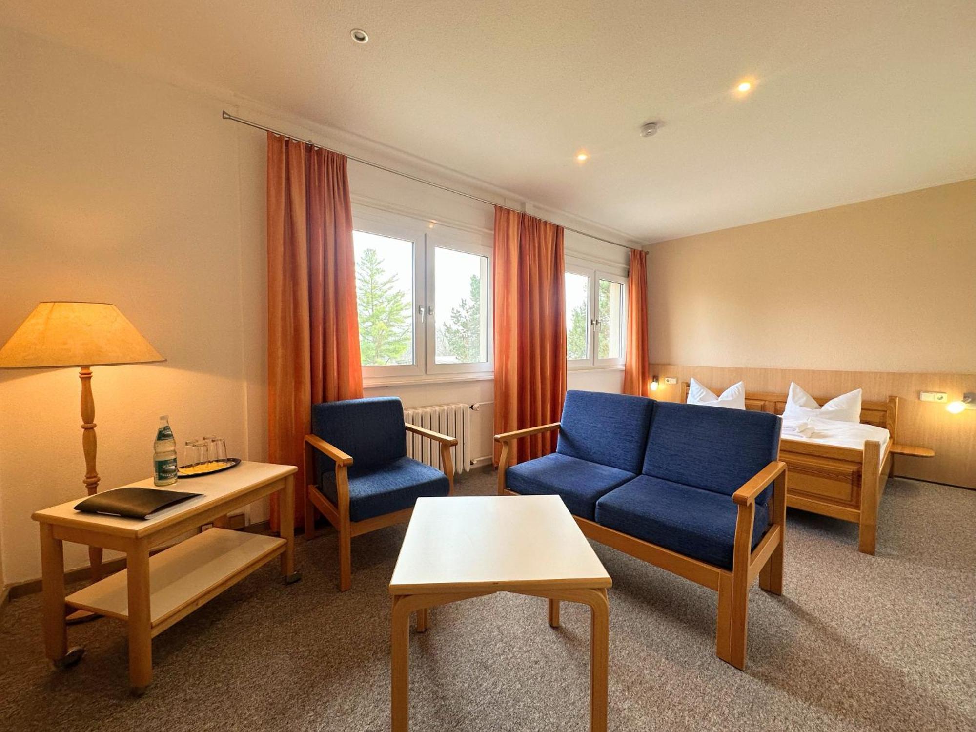 Hotel Am Laerchenberg I Fruehstueck, Wlan, Parkplatz Schirgiswalde-Kirschau Экстерьер фото