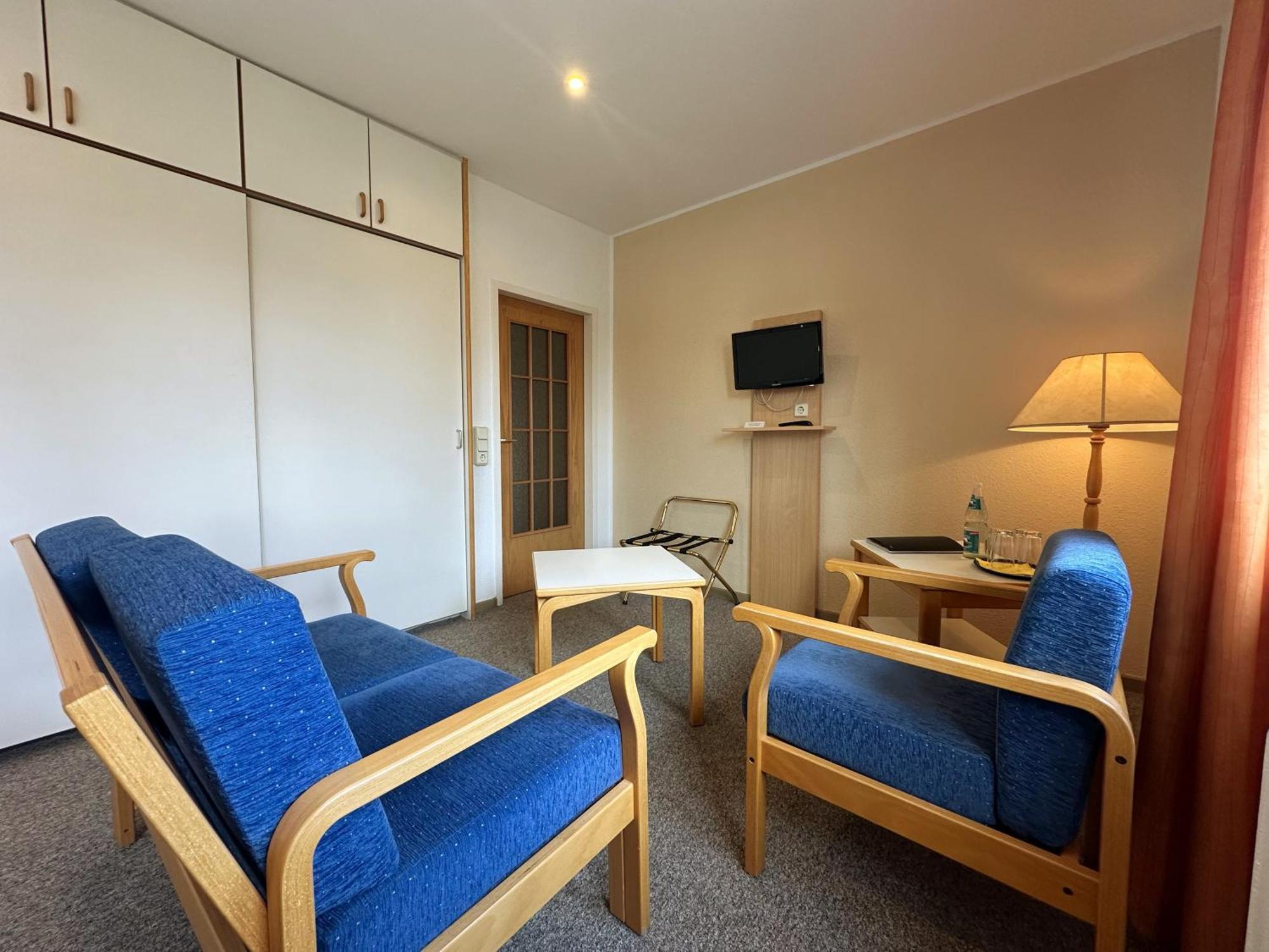 Hotel Am Laerchenberg I Fruehstueck, Wlan, Parkplatz Schirgiswalde-Kirschau Экстерьер фото