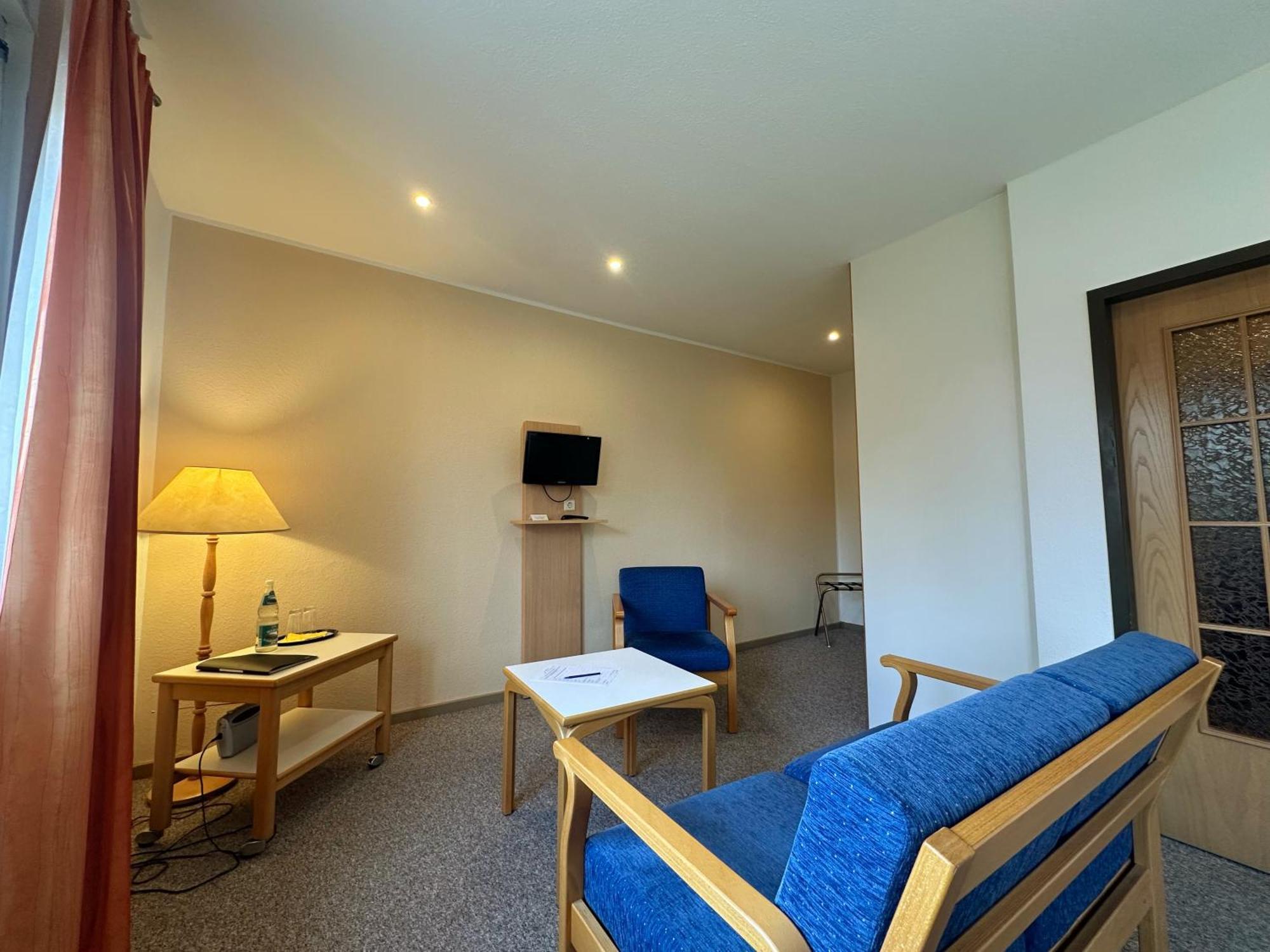 Hotel Am Laerchenberg I Fruehstueck, Wlan, Parkplatz Schirgiswalde-Kirschau Экстерьер фото